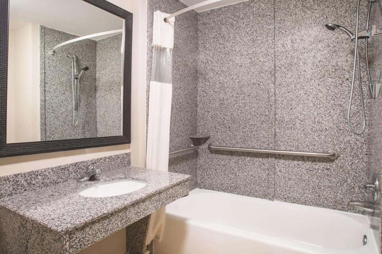 Hotel La Quinta By Wyndham Kingsland/Kings Bay Naval B Extérieur photo